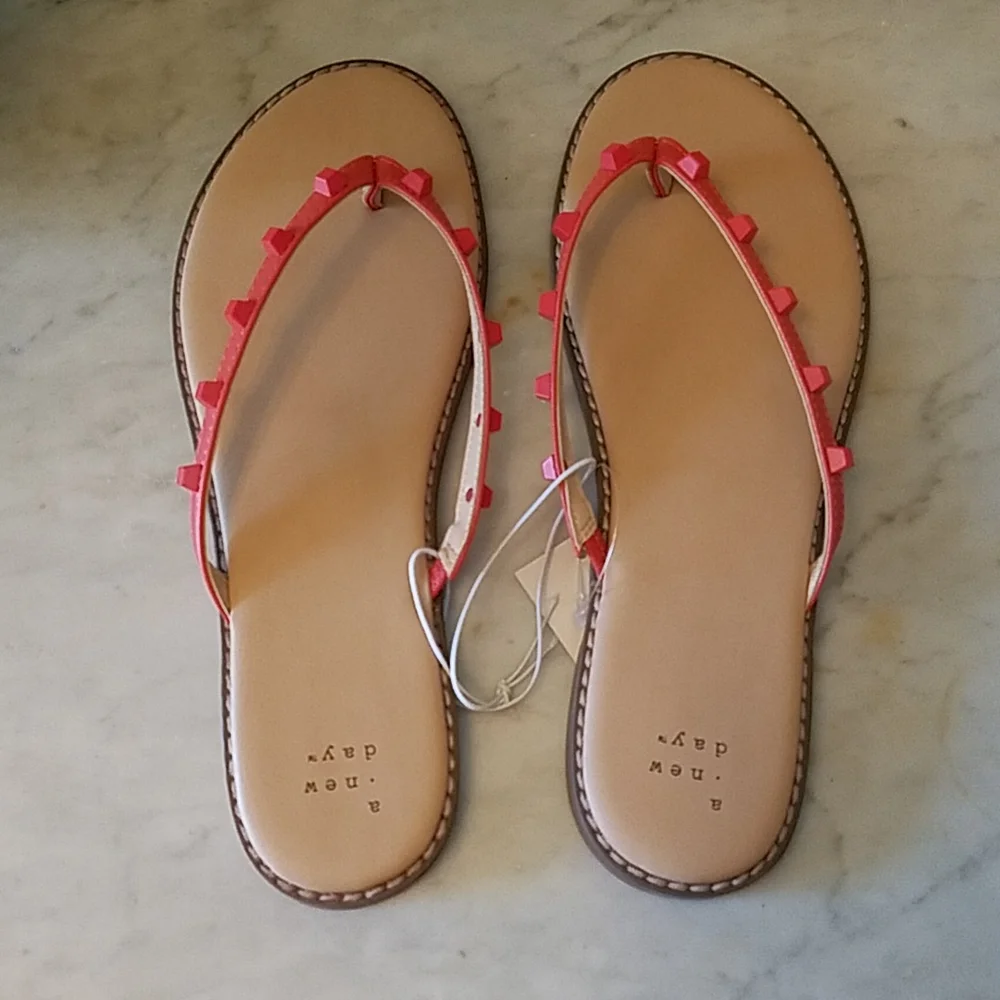 A New Day Women's Sloan Studded Flip Flop Sandals Coral Red Size 11 & 12 - Picture 2 of 2